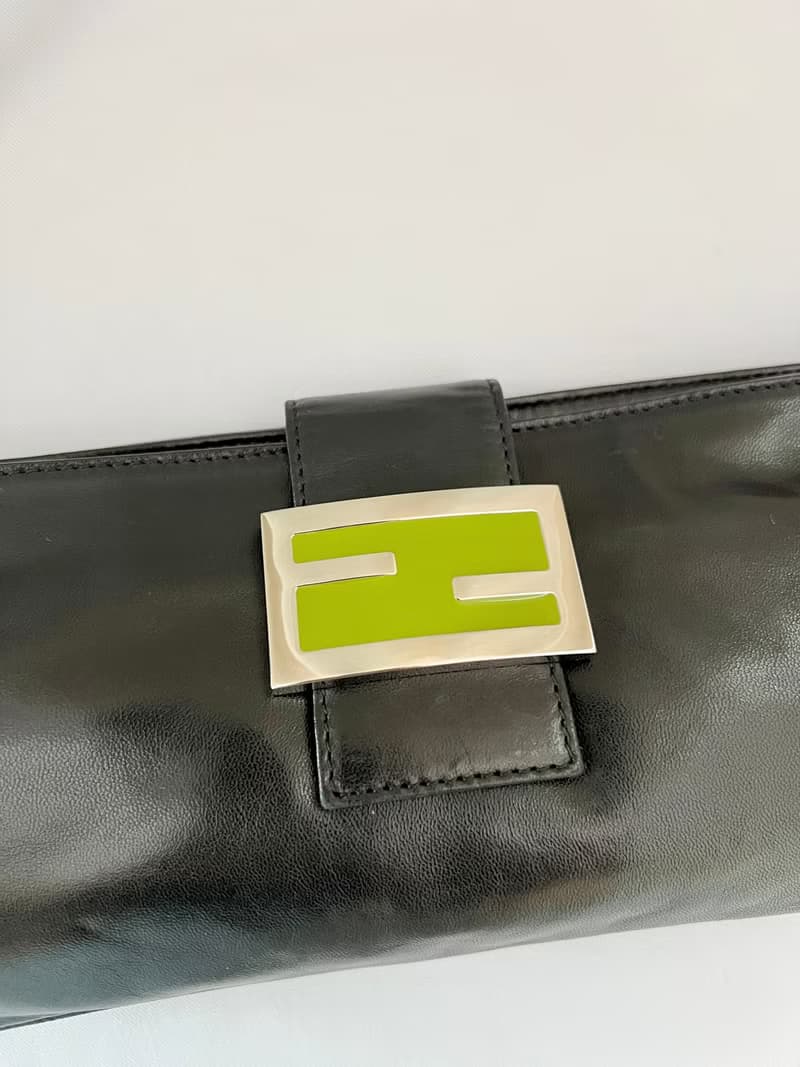 Fendi黑色皮革稀少銀綠色扣單肩斜側揹法棍包手袋 日出中古二手