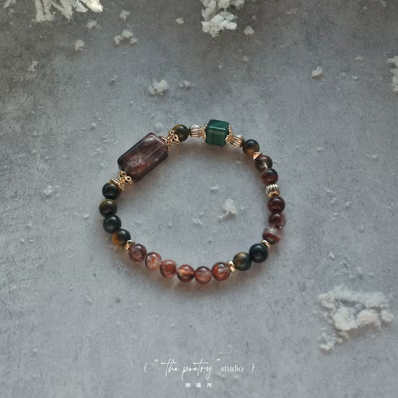 Season's Greetings :: 紅膠花+孔雀石+黃虎眼手串