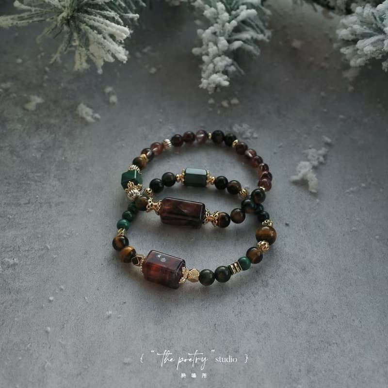 Season's Greetings :: 紅膠花+孔雀石+黃虎眼手串