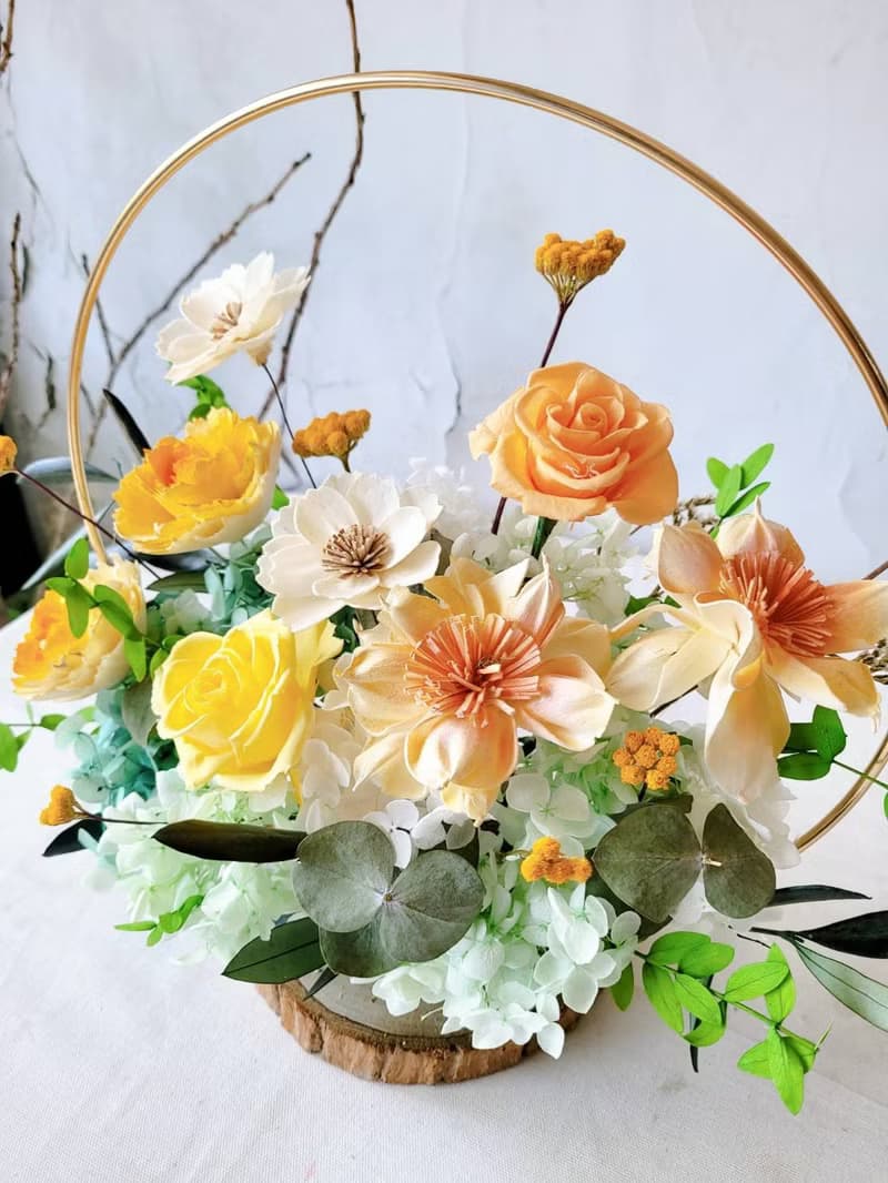 海藏設計│遇見森林。生生不息黃綠永生金環桌花。 開幕送禮 升遷