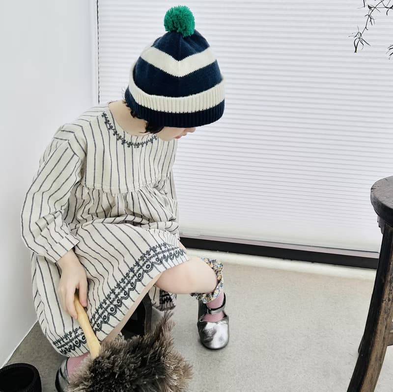 棉麻繡花條文洋裝 / 長版上衣 長袖 連身裙 裙子 童裝