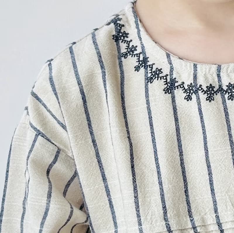棉麻繡花條文洋裝 / 長版上衣 長袖 連身裙 裙子 童裝