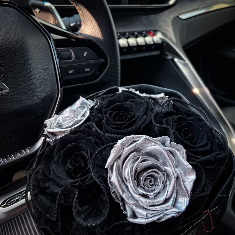 【編織皮革系列】暗黑金屬 永生花束 進口厄瓜多玫瑰