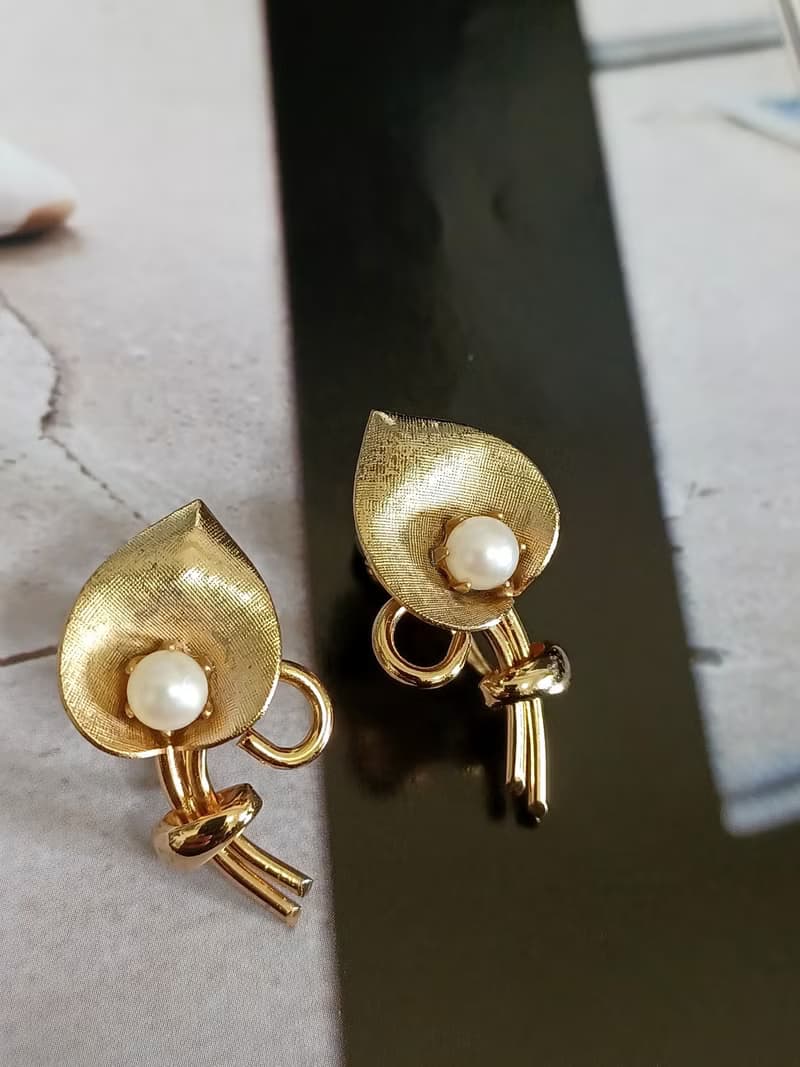vintage jewelry  典雅立體珍珠海芋 夾式耳環