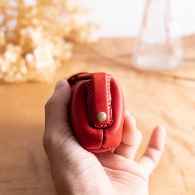 Paka-glass Slim #Red イタリアンレザーの眼鏡ケース【還暦祝】【入学祝】【就職祝】【カスタム可能なギフト】