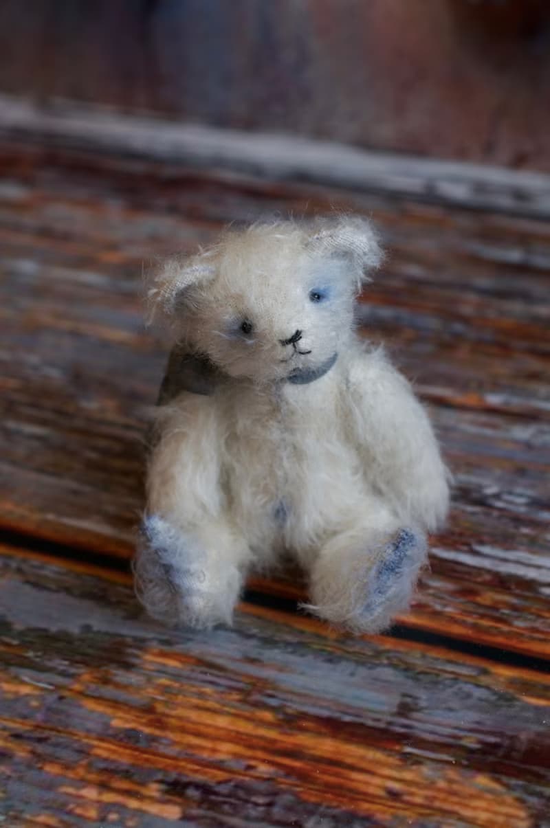 Little Polar Bear Umka created with whitesnow mohair