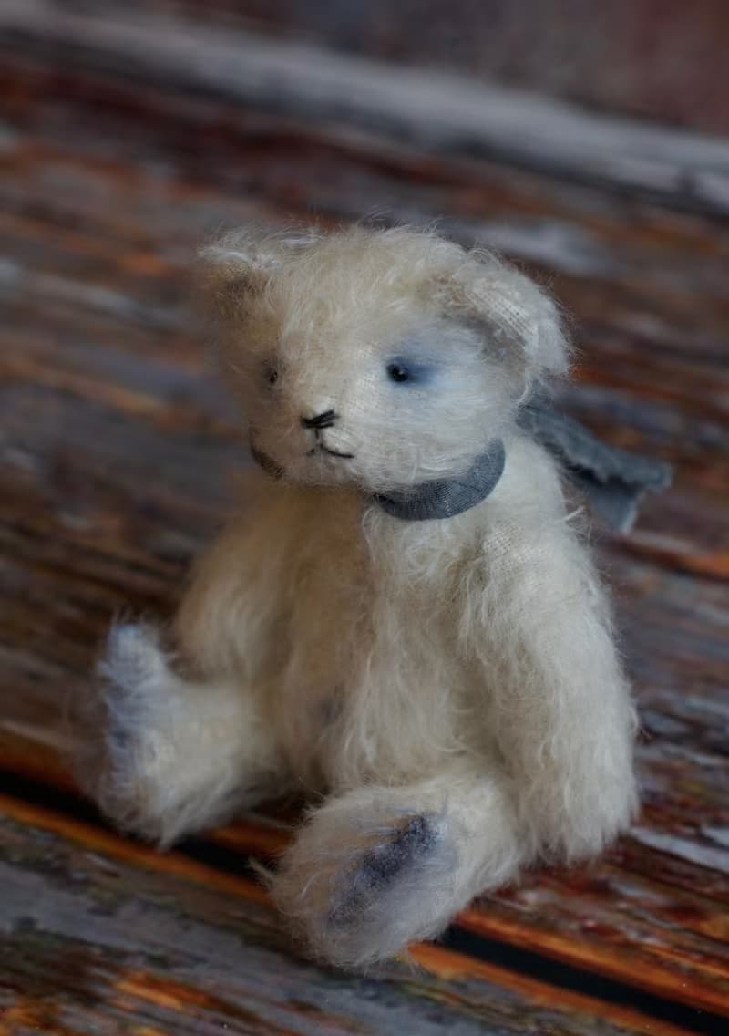Little Polar Bear Umka created with whitesnow mohair