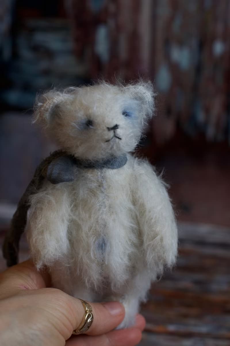 Little Polar Bear Umka created with whitesnow mohair