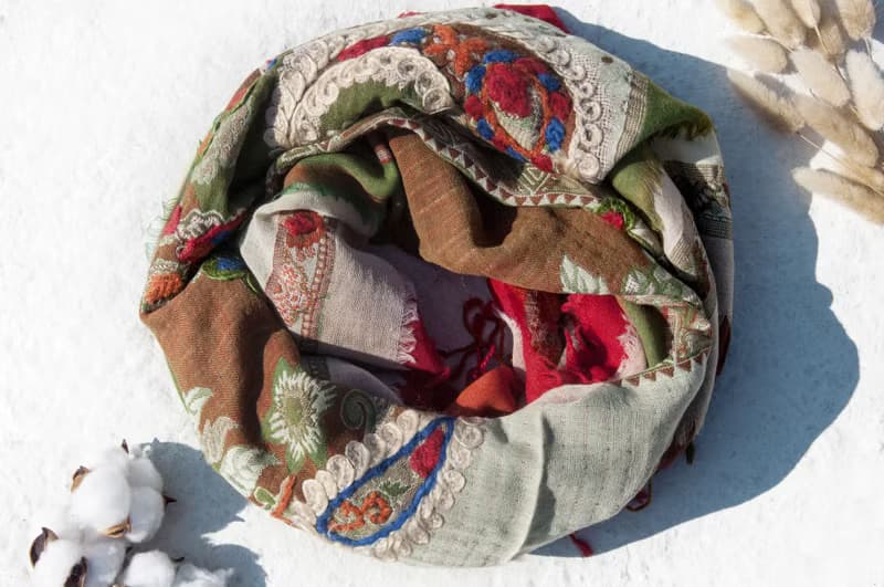 水煮羊毛披肩/針織圍巾/刺繡圍巾/羊絨披巾/喀什米爾Cashmere-花