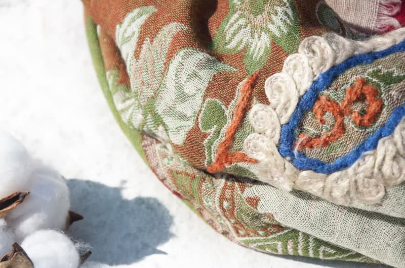 水煮羊毛披肩/針織圍巾/刺繡圍巾/羊絨披巾/喀什米爾Cashmere-花