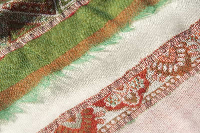 水煮羊毛披肩/針織圍巾/刺繡圍巾/羊絨披巾/喀什米爾Cashmere-花