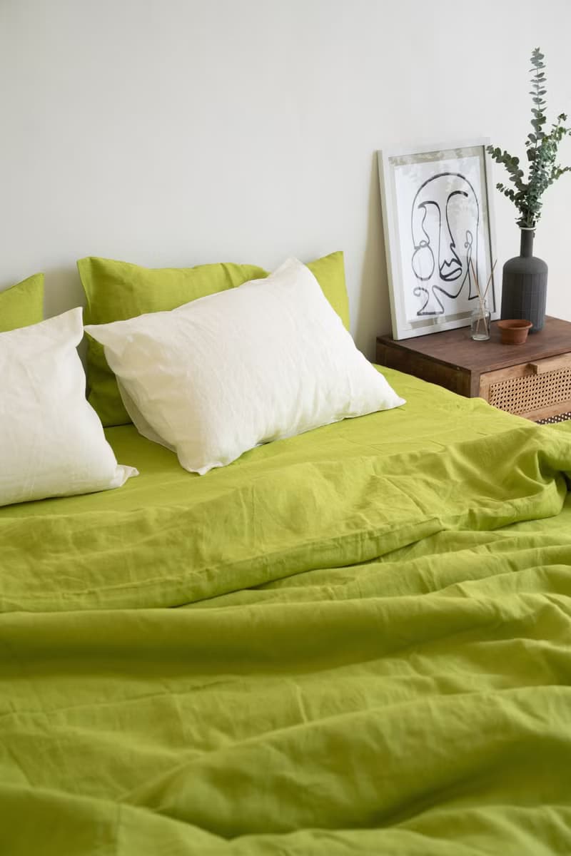 Chartreuse green linen sheet set / Flat+fitted sheet+2 pillowcases/Green bedding
