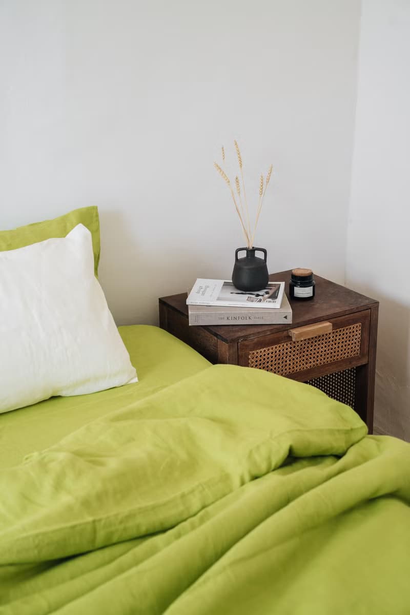 Chartreuse green linen sheet set / Flat+fitted sheet+2 pillowcases/Green bedding