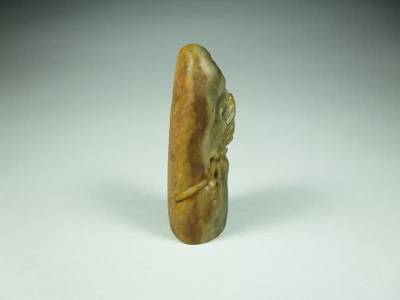 雕件 印紐系列-生生不息 褐皮油青種緬甸玉