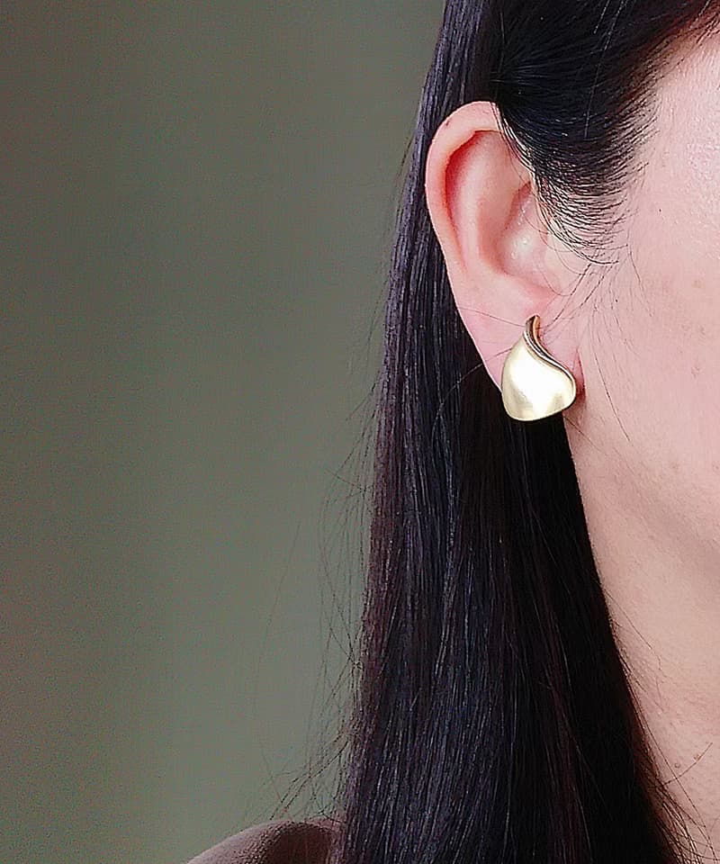 vintage jewelry  古典霧金立體水滴造型 夾式耳環