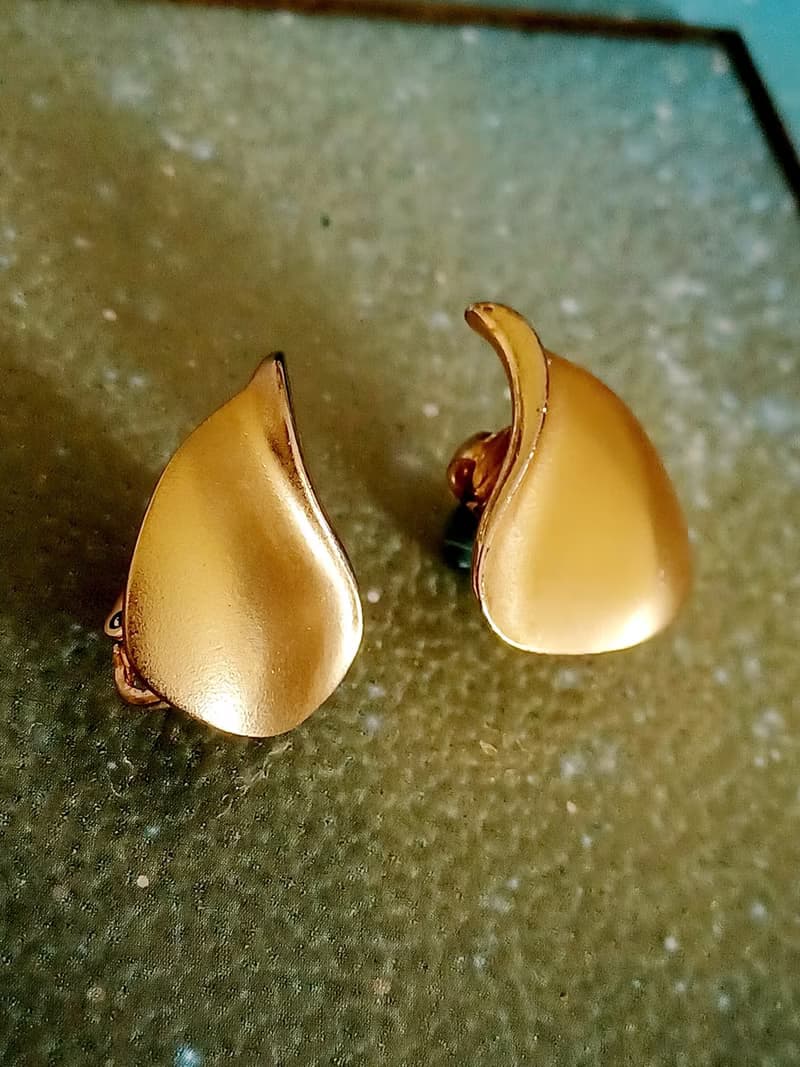 vintage jewelry  古典霧金立體水滴造型 夾式耳環