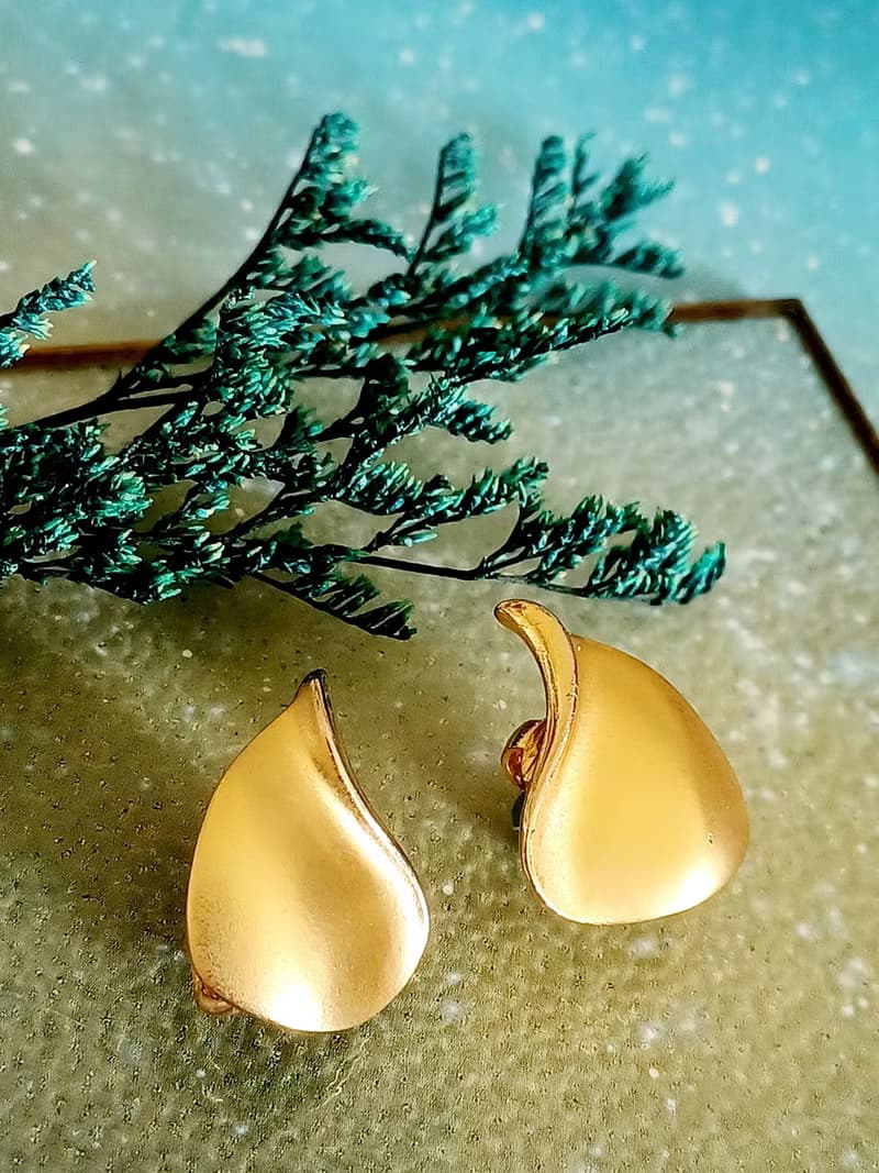 vintage jewelry  古典霧金立體水滴造型 夾式耳環