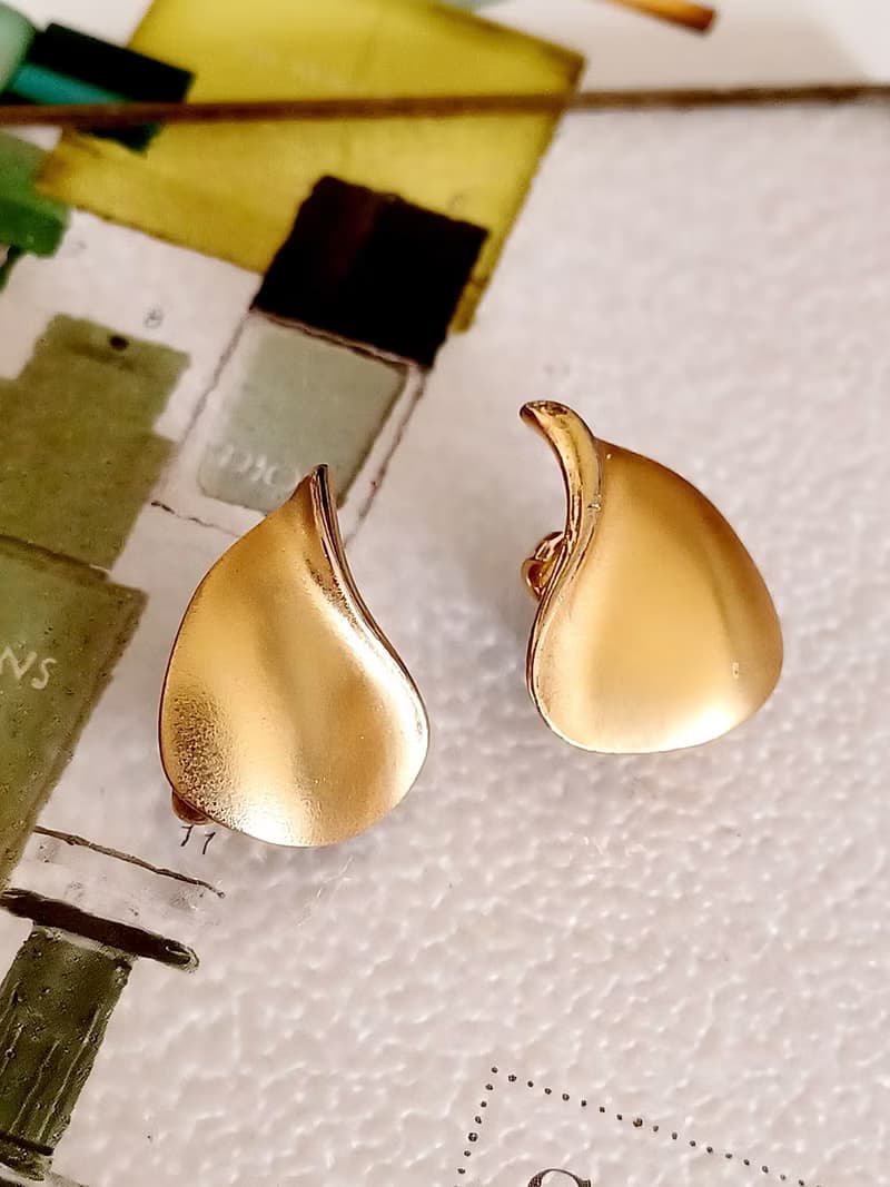 vintage jewelry  古典霧金立體水滴造型 夾式耳環