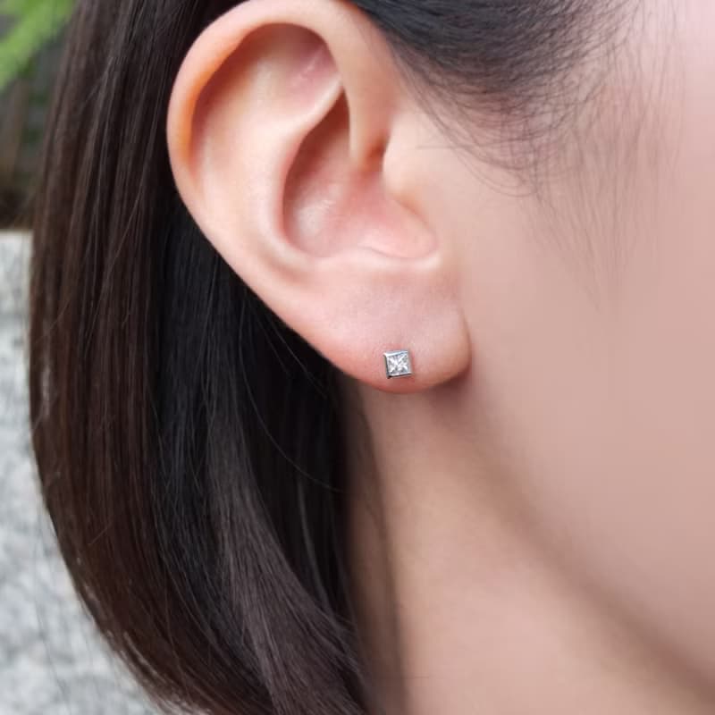 【Second Earrings】 鉑金白色藍寶石方形耳環