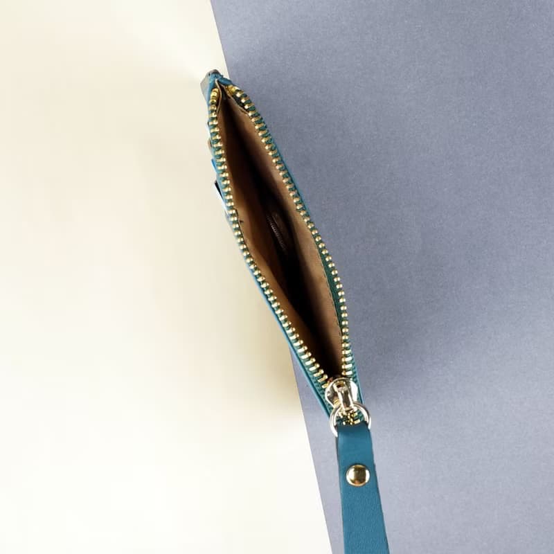 Shaded Spruce (Green): Zipped Card Purse / Cow Leather