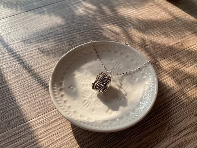 Book Necklace 植物の書本 項鍊