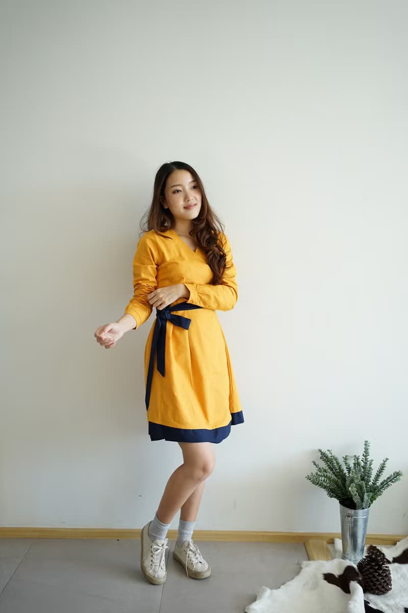 撞色牛津棉長袖綁帶洋裝 _ LOOKIN : 黃色