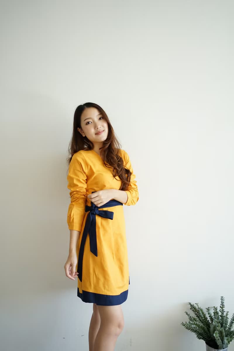 撞色牛津棉長袖綁帶洋裝 _ LOOKIN : 黃色
