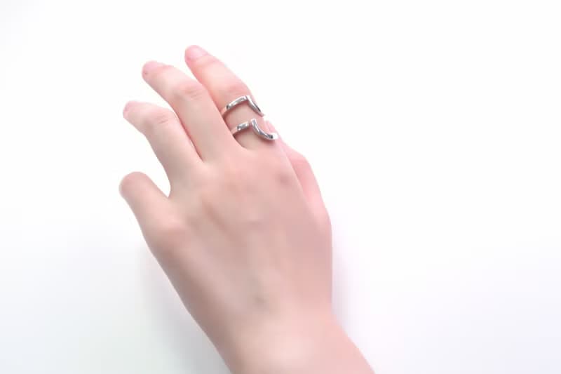 擁抱的力量(小) 線狀 925純銀戒指-64DESIGN