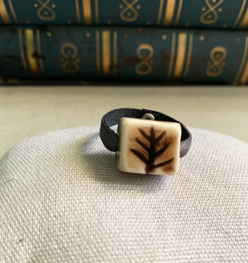 戒指 日本白瓷 自然釉色 無限看不膩色調 真皮革 藝術等級系列