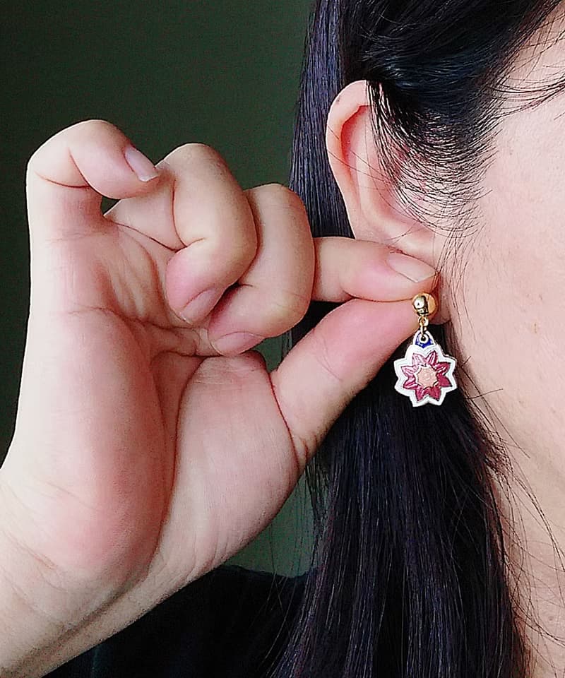 Vintage Jewelry 西洋古董飾品 景泰藍 紅花卉 可愛 針式耳環