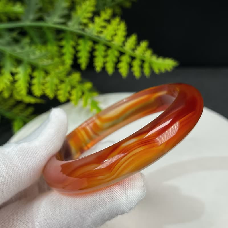 高品質 漸變紅瑪瑙手镯 54MM 冰透幹淨起剛天眼千層 興旺亨通護佑