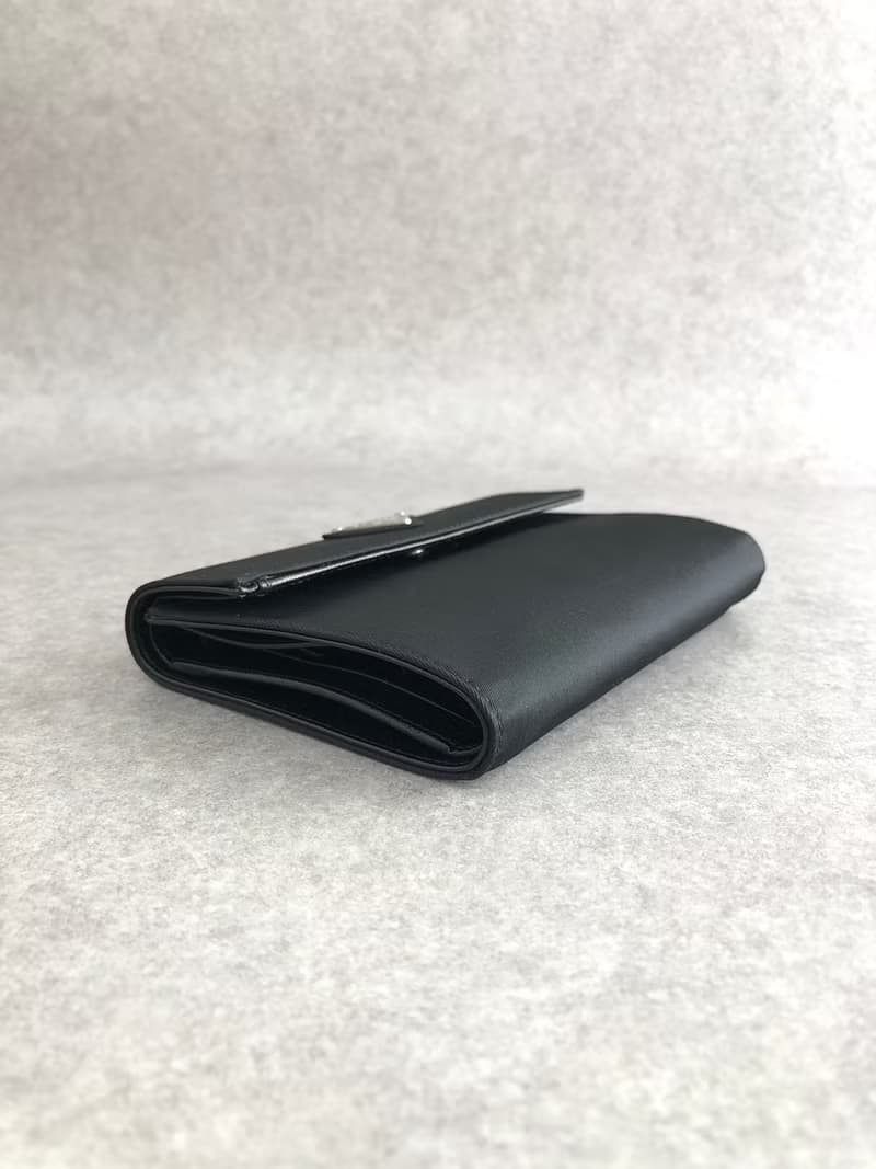 【 日本直送　名牌中古包 】PRADA プラダ 財布 ブラック トライアングルロゴ ナイロン 三つ折り財布 vintage ヴィンテージ オールド kiyi6h