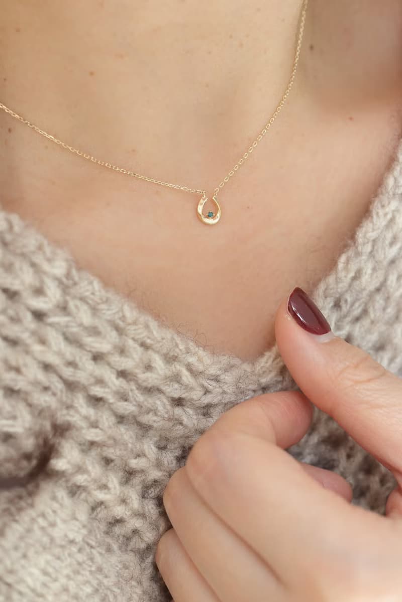 18K Blue Diamond Horse's Hoof Necklace 藍鑽石馬蹄項鍊