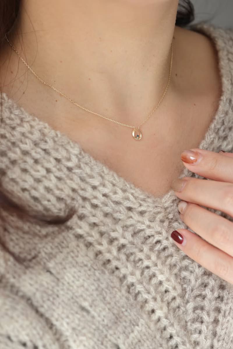 18K Blue Diamond Horse's Hoof Necklace 藍鑽石馬蹄項鍊