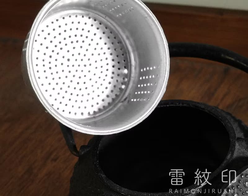 南部鐵器 岩鑄鐵器館 鐵壺 龜甲紋 急須 茶壺 0.25L 日本製 佳品