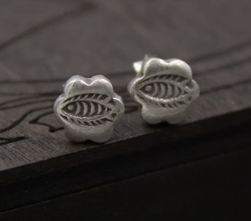 Real 925 Sterling Thai Silver Retro Totem Carved Fish Studs for Women Earrings