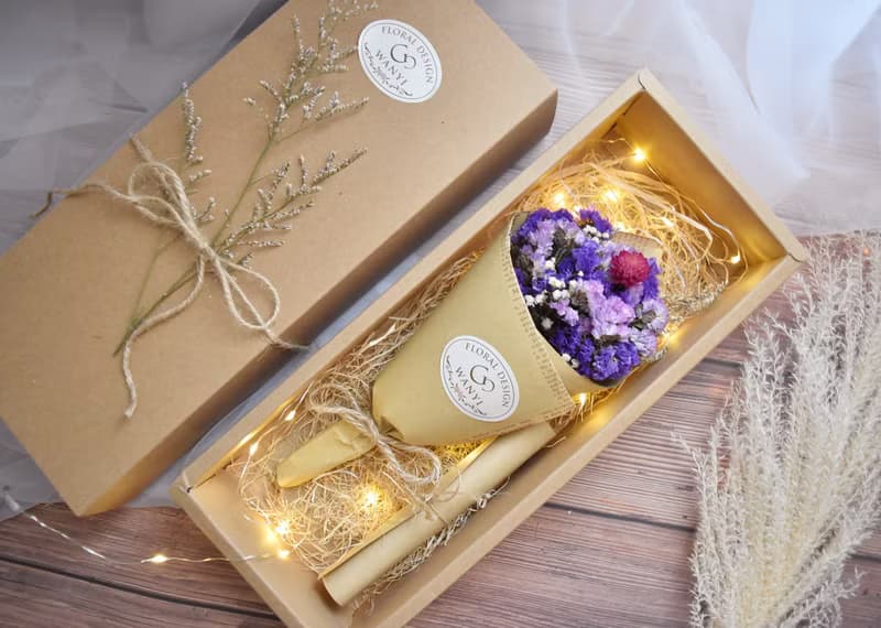 牛皮包裝小花禮盒加購  送禮 花束 禮物 盒子 紙盒 禮物盒