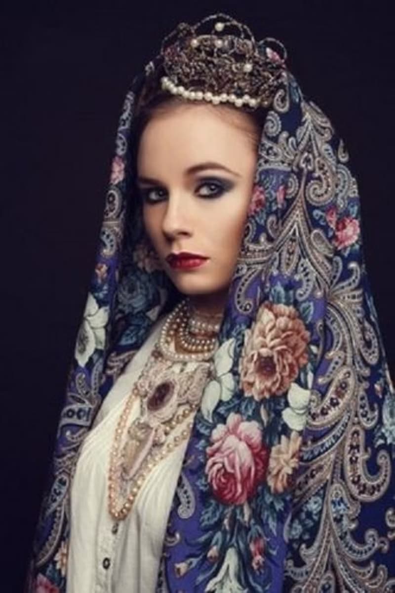 Pavlovo Posad Russian Shawl 100% Wool Scarf 125x125 cm Wrap Silk Fringe 1437-14