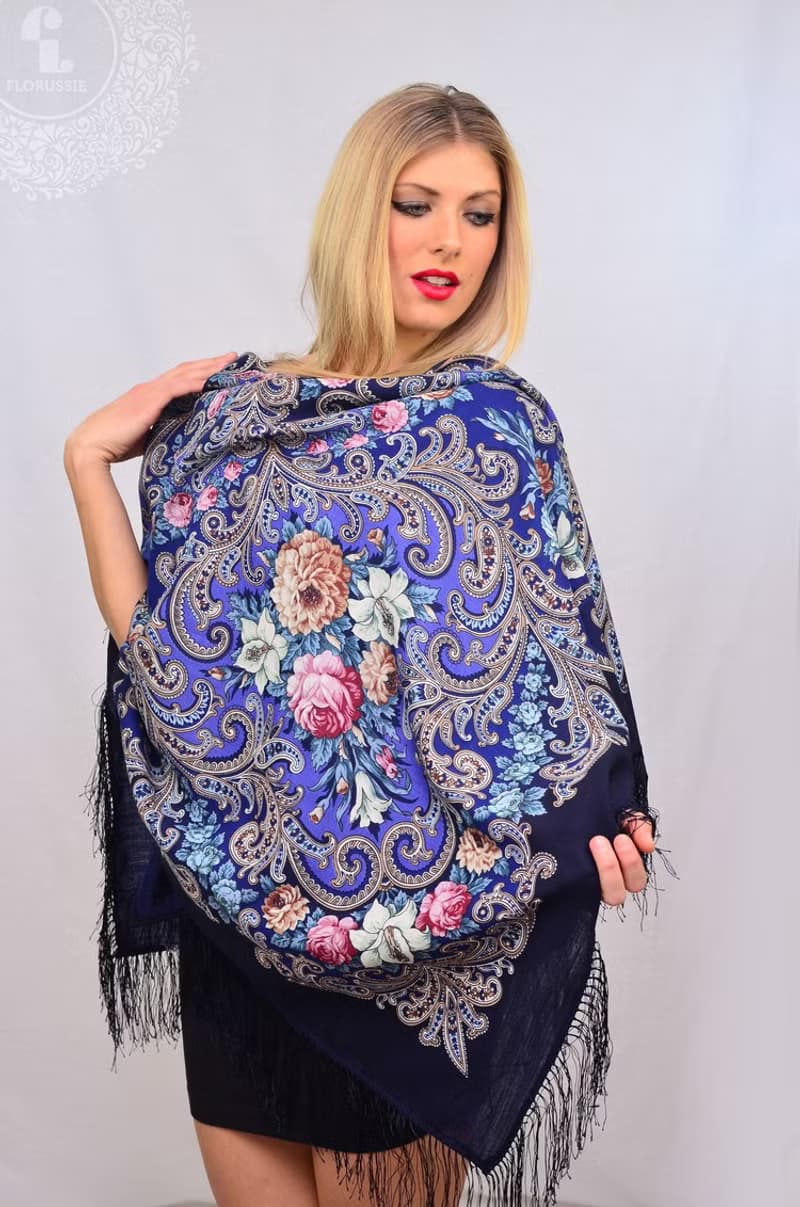 Pavlovo Posad Russian Shawl 100% Wool Scarf 125x125 cm Wrap Silk Fringe 1437-14