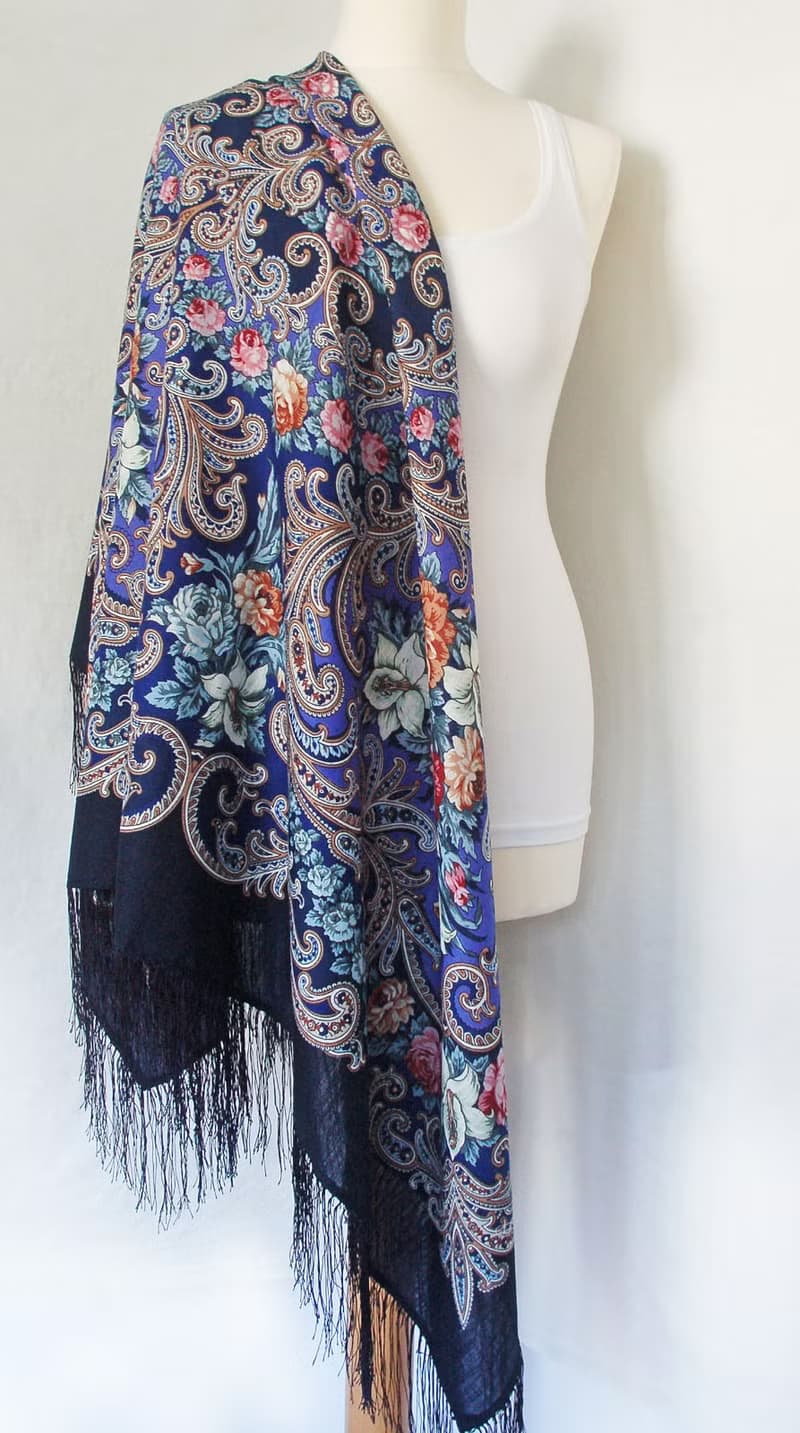 Pavlovo Posad Russian Shawl 100% Wool Scarf 125x125 cm Wrap Silk Fringe 1437-14