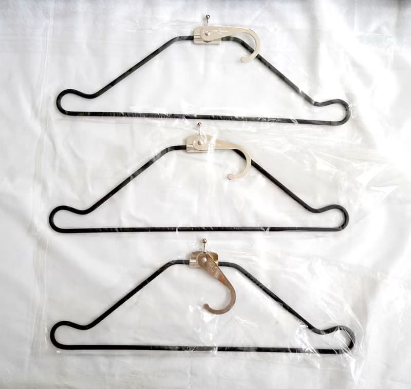 法國奢侈名牌Louis Vuitton黑灰LV monogram格仔圖案掛衣服旅行袋