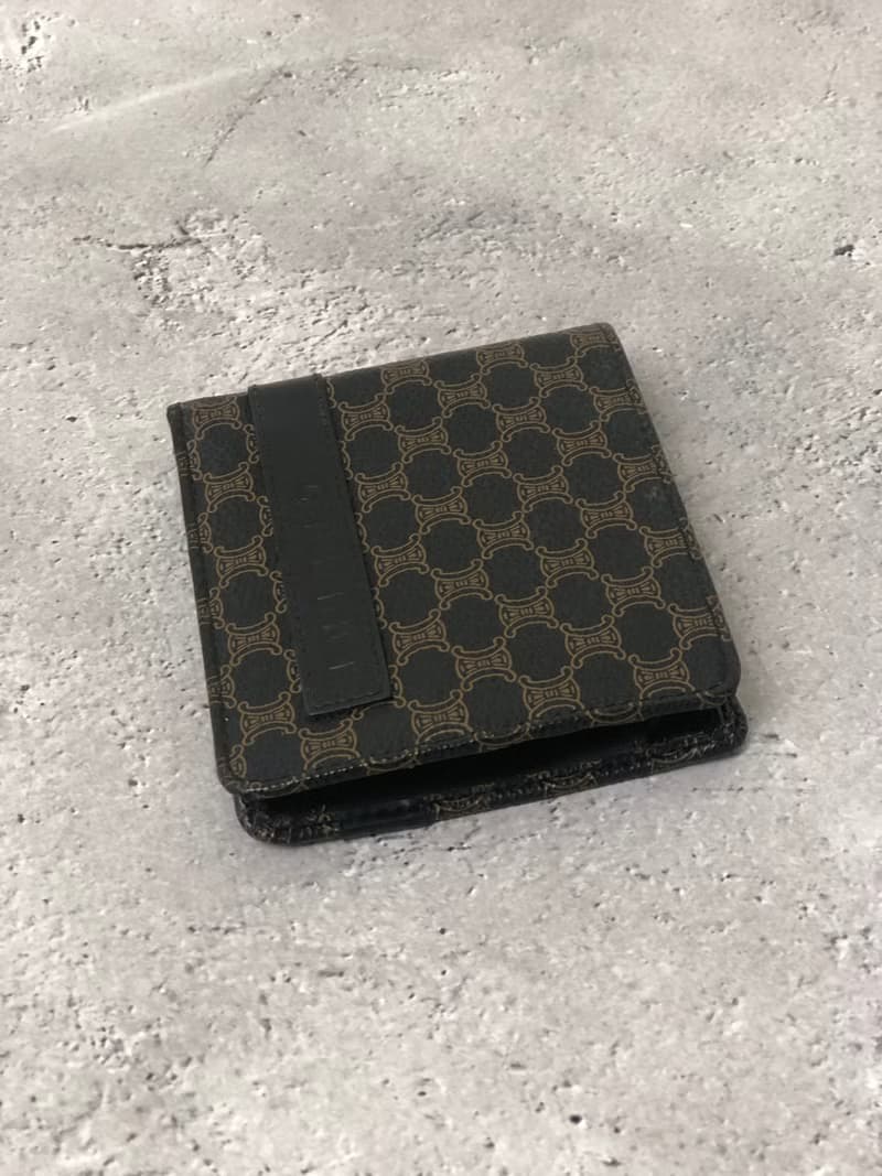 【 日本直送　名牌中古包 】CELINE セリーヌ マカダム 財布 ブラック ロゴ PVCレザー 二つ折り財布 vintage ヴィンテージ  57nfmr