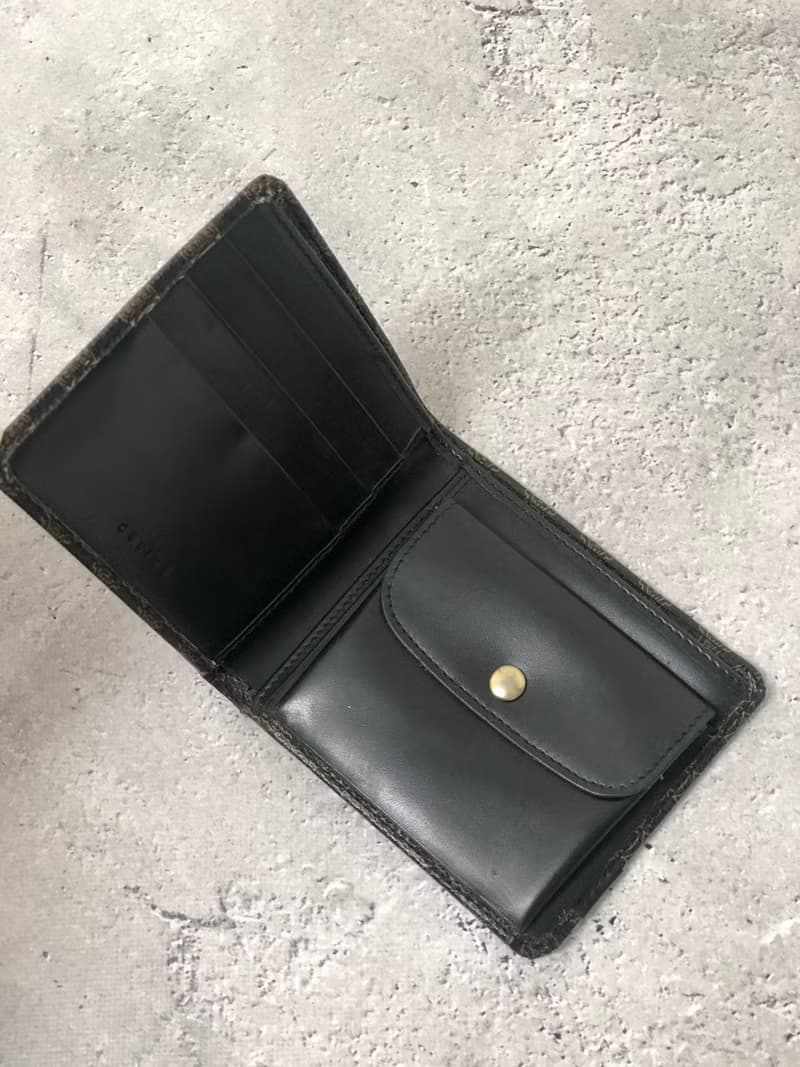 【 日本直送　名牌中古包 】CELINE セリーヌ マカダム 財布 ブラック ロゴ PVCレザー 二つ折り財布 vintage ヴィンテージ  57nfmr