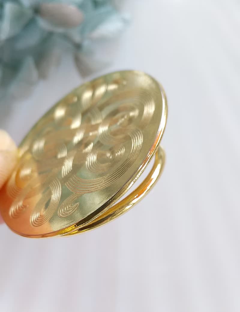 【西洋古董飾品】 金色調 花體紋 圍巾夾 絲巾扣 絲巾夾