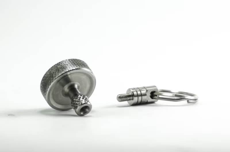 EDC Top 攜帶式手工金屬陀螺掛飾_不鏽鋼製螺紋版