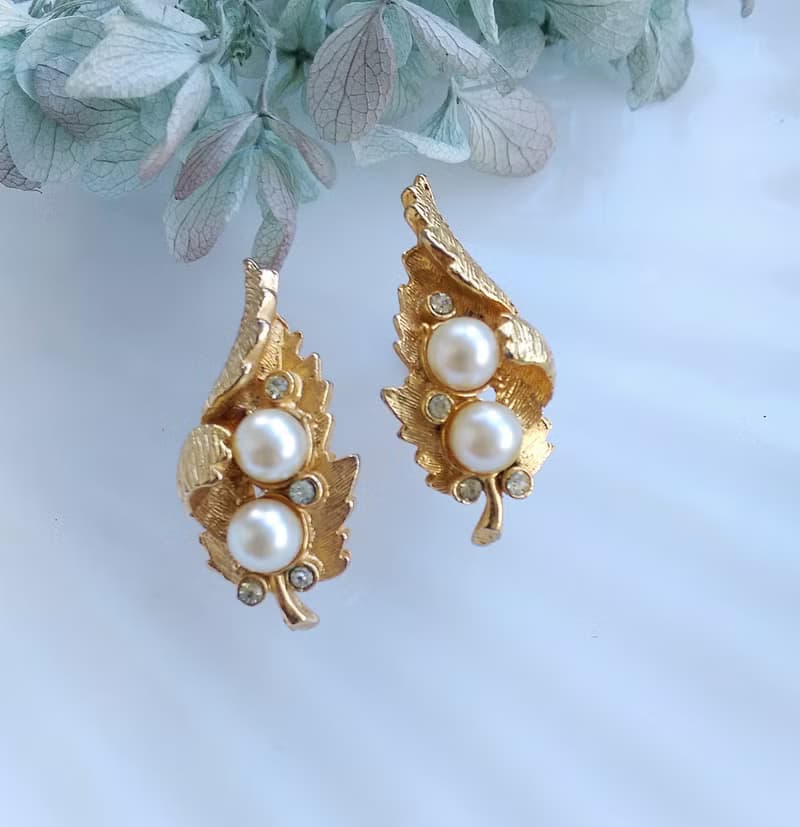 Vintage Jewelry 西洋古董飾品 金色調 捲葉珠 栓式耳環