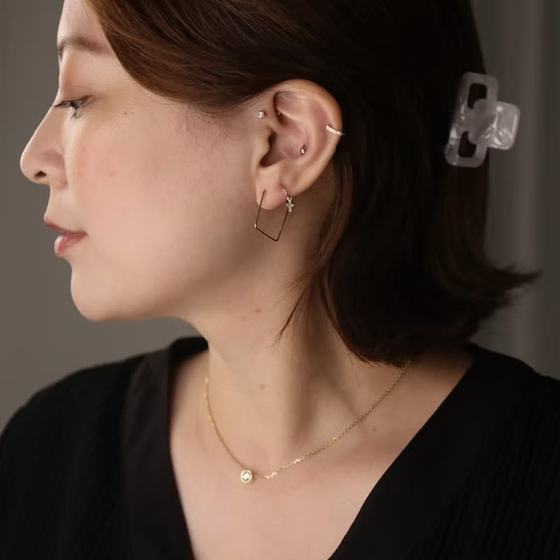 14K 垂墜小十字架耳扣耳環 (內徑7 mm) (單個) 碰水不褪色