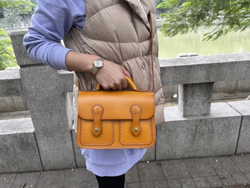 手作經典劍橋包 原創復古郵差包 免費刻字印商標