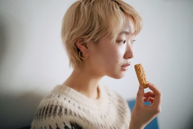petitピアス　四角　シルバーカラー