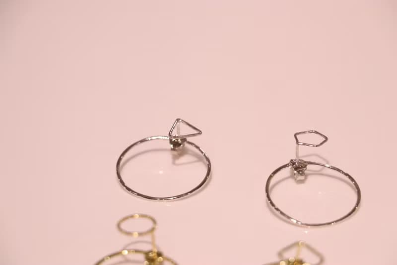 petitピアス　四角　シルバーカラー